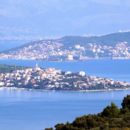 Marusia Front Seget-trogir בית נופש *